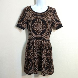 Romeo + Juliet Couture black tan damask knit sweater dress size medium